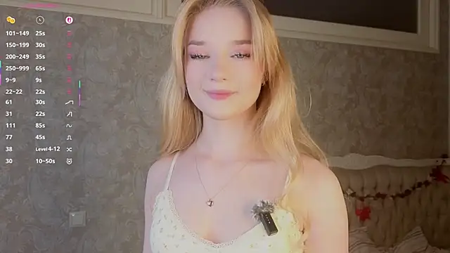 Snapshot of Emma_Frosty chatting on May 15, 10:28 pm Emma Frosty online show from May 15, 10:28 pm