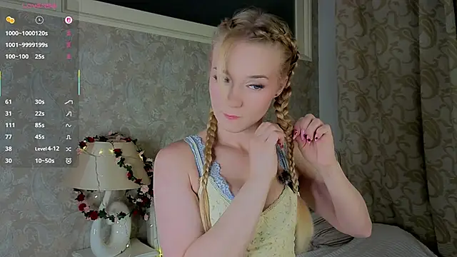 Snapshot of Emma_Frosty chatting on June 10, 10:19 pm Emma Frosty online show from June 10, 10:19 pm