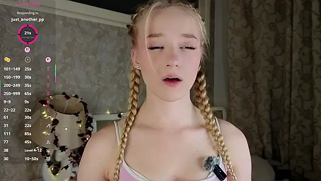 Snapshot of Emma_Frosty chatting on July 2, 10:27 pm Emma Frosty online show from July 2, 10:27 pm
