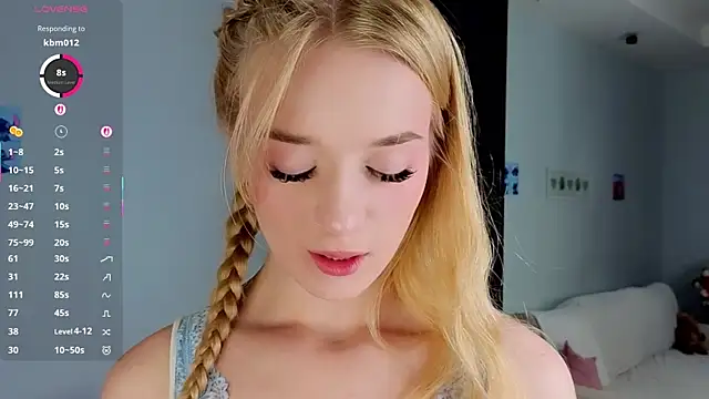 Snapshot of Emma_Frosty chatting on July 11, 11:28 pm Emma Frosty online show from July 11, 11:28 pm