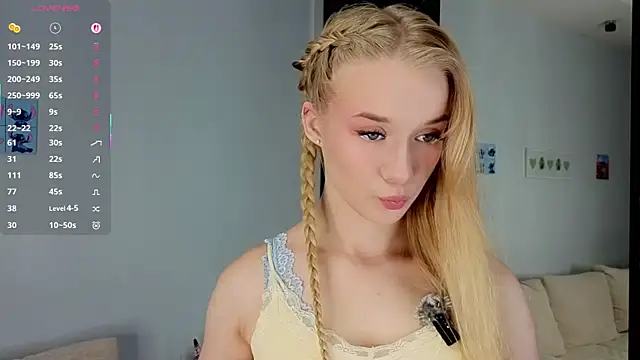 Snapshot of Emma_Frosty chatting on July 13, 11:18 pm Emma Frosty online show from July 13, 11:18 pm