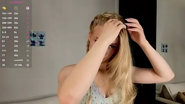 Snapshot of Emma_Frosty chatting on July 18, 11:41 pm Emma Frosty online show from July 18, 11:41 pm
