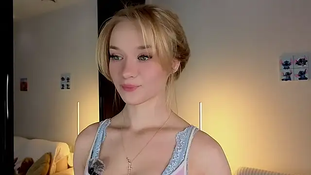 Snapshot of Emma_Frosty chatting on July 27, 11:01 pm Emma Frosty online show from July 27, 11:01 pm