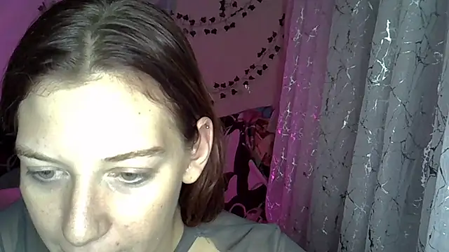 Lily Ember online show from November 10, 6:40 pm