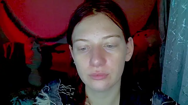 Lily Ember online show from January 7, 8:00 pm