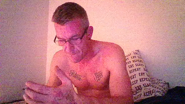 Snapshot of Kevinhot38 chatting on December 20, 1:12 am Kevinhot38 online show from December 20, 1:12 am