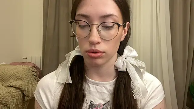 Snapshot of Kelly_Berry__ chatting on December 15, 6:01 pm Kelly Berry online show from December 15, 6:01 pm