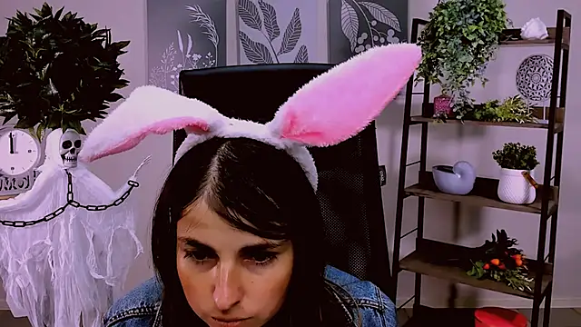 Snapshot of MartaEdams chatting on October 28, 6:17 am MartaEdams online show from October 28, 6:17 am