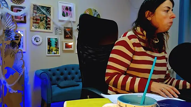 Snapshot of MartaEdams chatting on November 5, 7:08 am MartaEdams online show from November 5, 7:08 am