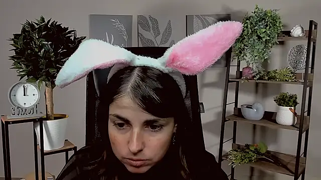 Snapshot of MartaEdams chatting on November 13, 6:23 am MartaEdams online show from November 13, 6:23 am