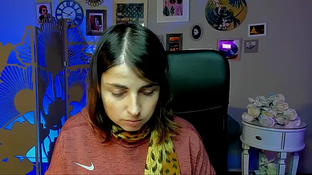 Snapshot of MartaEdams chatting on November 24, 6:13 am MartaEdams online show from November 24, 6:13 am