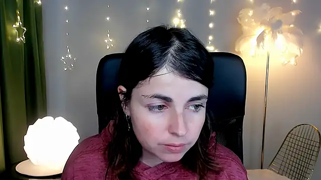 Snapshot of MartaEdams chatting on December 15, 6:28 am MartaEdams online show from December 15, 6:28 am