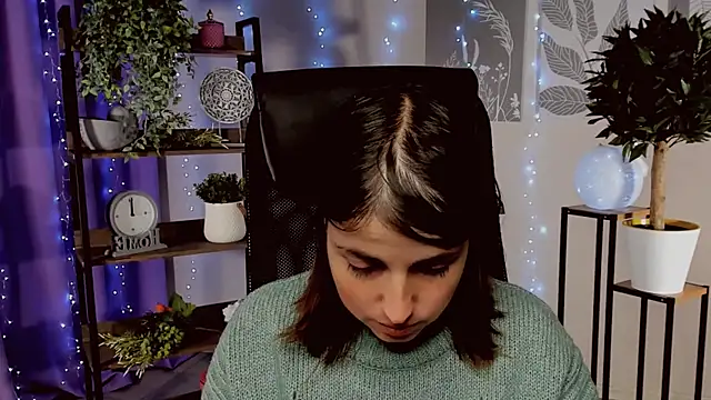 Snapshot of MartaEdams chatting on December 16, 6:18 am MartaEdams online show from December 16, 6:18 am