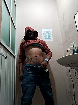 Snapshot of wolfsexmxn chatting on February 25, 5:39 am wolfsexmxn online show from February 25, 5:39 am