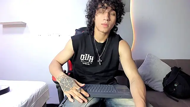 JackesTaylor online show from March 17, 4:39 am