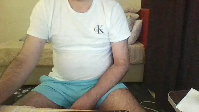 Snapshot of st206boy chatting on July 8, 12:37 am st206boy online show from July 8, 12:37 am