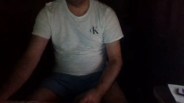Snapshot of st206boy chatting on July 15, 3:01 am st206boy online show from July 15, 3:01 am