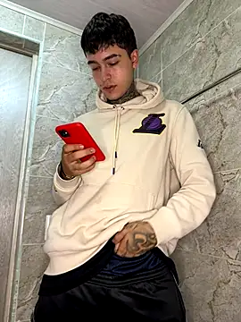 samm4044 online show from October 19, 4:35 am