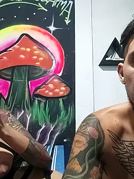 parejajuguetona420 online show from March 9, 3:32 am