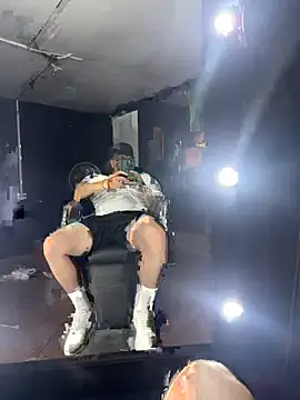 Snapshot of crazybarber69 chatting on September 18, 6:26 am crazybarber69 online show from September 18, 6:26 am