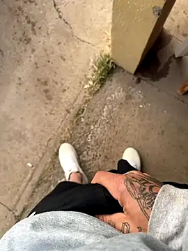 Snapshot of crazybarber69 chatting on December 2, 2:45 pm crazybarber69 online show from December 2, 2:45 pm