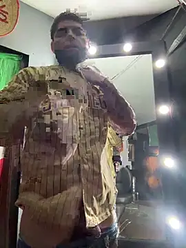 Snapshot of crazybarber69 chatting on January 12, 6:18 am crazybarber69 online show from January 12, 6:18 am