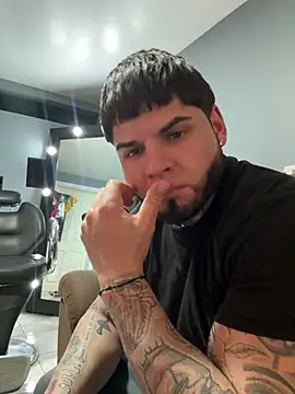 Snapshot of crazybarber69 chatting on February 10, 6:56 pm crazybarber69 online show from February 10, 6:56 pm