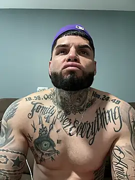 Snapshot of crazybarber69 chatting on February 20, 7:32 am crazybarber69 online show from February 20, 7:32 am