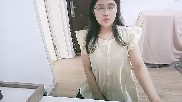 Snapshot of 98bunny chatting on June 5, 2:07 am 98bunny online show from June 5, 2:07 am