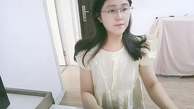 Snapshot of 98bunny chatting on June 23, 2:53 am 98bunny online show from June 23, 2:53 am