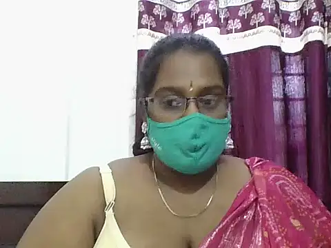 Snapshot of Reena-gowda chatting on September 13, 6:24 am Reena-gowda online show from September 13, 6:24 am