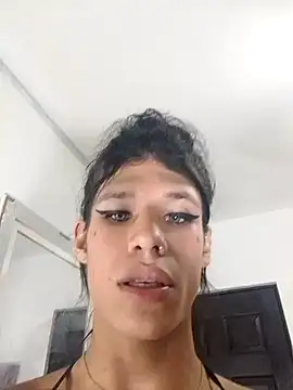 Snapshot of beautiful_taty chatting on February 23, 4:10 am beautiful taty online show from February 23, 4:10 am