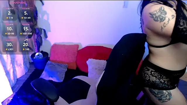 LunaBunny8 online show from December 18, 11:11 pm