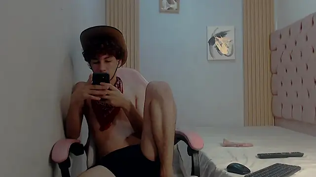 Darkknightx01 online show from October 29, 1:41 am