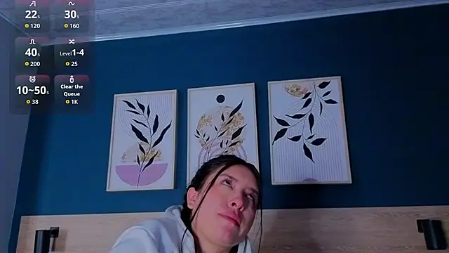 Snapshot of SarahMiler_ chatting on October 22, 11:43 am SarahMiler online show from October 22, 11:43 am