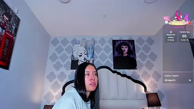 Snapshot of SarahMiler_ chatting on November 9, 2:37 pm SarahMiler online show from November 9, 2:37 pm