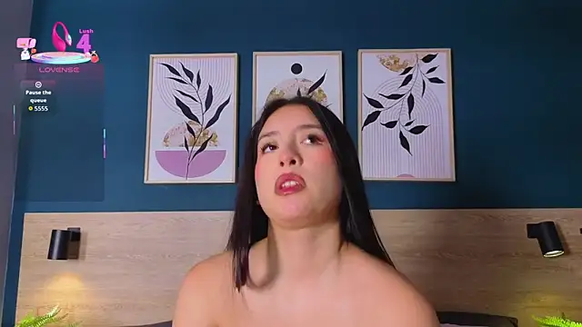 Snapshot of SarahMiler_ chatting on November 20, 7:46 pm SarahMiler online show from November 20, 7:46 pm