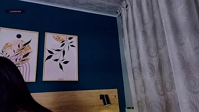 Snapshot of SarahMiler_ chatting on November 29, 7:50 pm SarahMiler online show from November 29, 7:50 pm