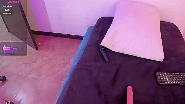 Snapshot of Samaraa_Smith chatting on October 4, 12:03 pm Samaraa Smith online show from October 4, 12:03 pm