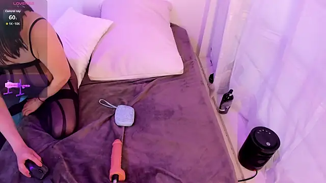 Snapshot of Samaraa_Smith chatting on October 11, 1:09 pm Samaraa Smith online show from October 11, 1:09 pm