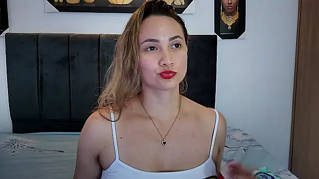 Snapshot of cieloDal chatting on October 26, 5:02 am cieloDal online show from October 26, 5:02 am