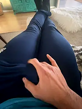 latina-pene online show from December 18, 12:11 pm