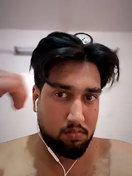 Snapshot of aka_big chatting on February 6, 7:45 am aka big online show from February 6, 7:45 am