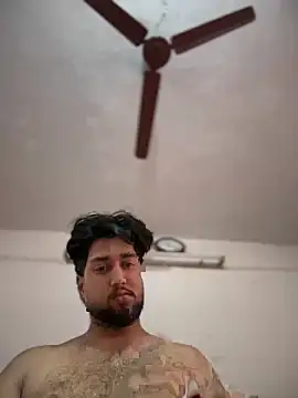 Snapshot of aka_big chatting on February 8, 5:44 am aka big online show from February 8, 5:44 am