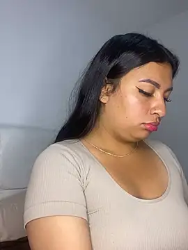 Issa Santana online show from February 18, 8:27 pm