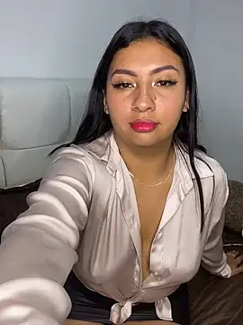 Issa Santana online show from March 2, 9:32 pm