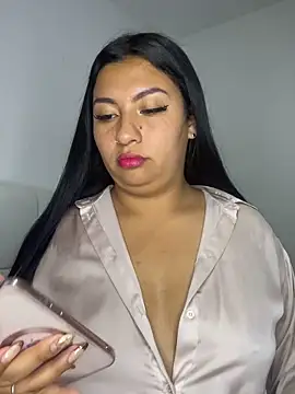 Issa Santana online show from May 5, 8:17 pm