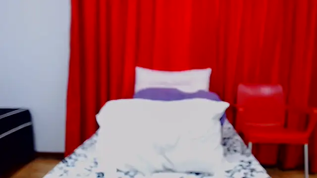 Snapshot of SexyBustyBoobs chatting on July 8, 5:56 am SexyBustyBoobs online show from July 8, 5:56 am