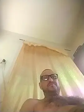 Snapshot of lufercapo chatting on April 8, 8:36 am lufercapo online show from April 8, 8:36 am