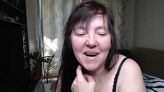 Snapshot of Illusionq chatting on May 25, 5:24 am Illusionq online show from May 25, 5:24 am